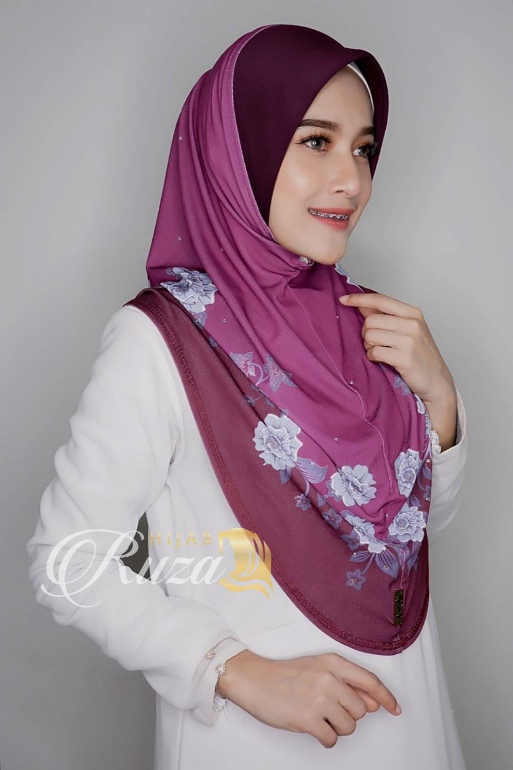 hijab ฮีญาบสวมสำเร็จผ้าลายในตัว เนื้อผ้า moss crepe ทรงหน้า scuba