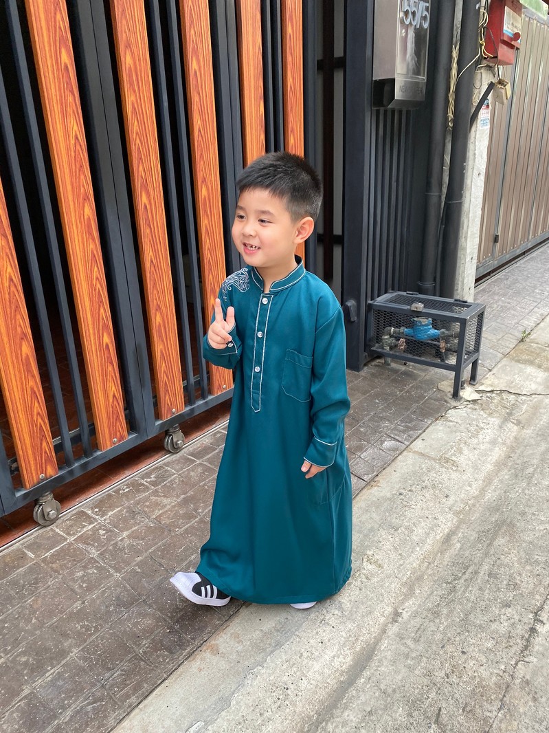 ชุดโต๊ปเด็กชาย (Thawb)