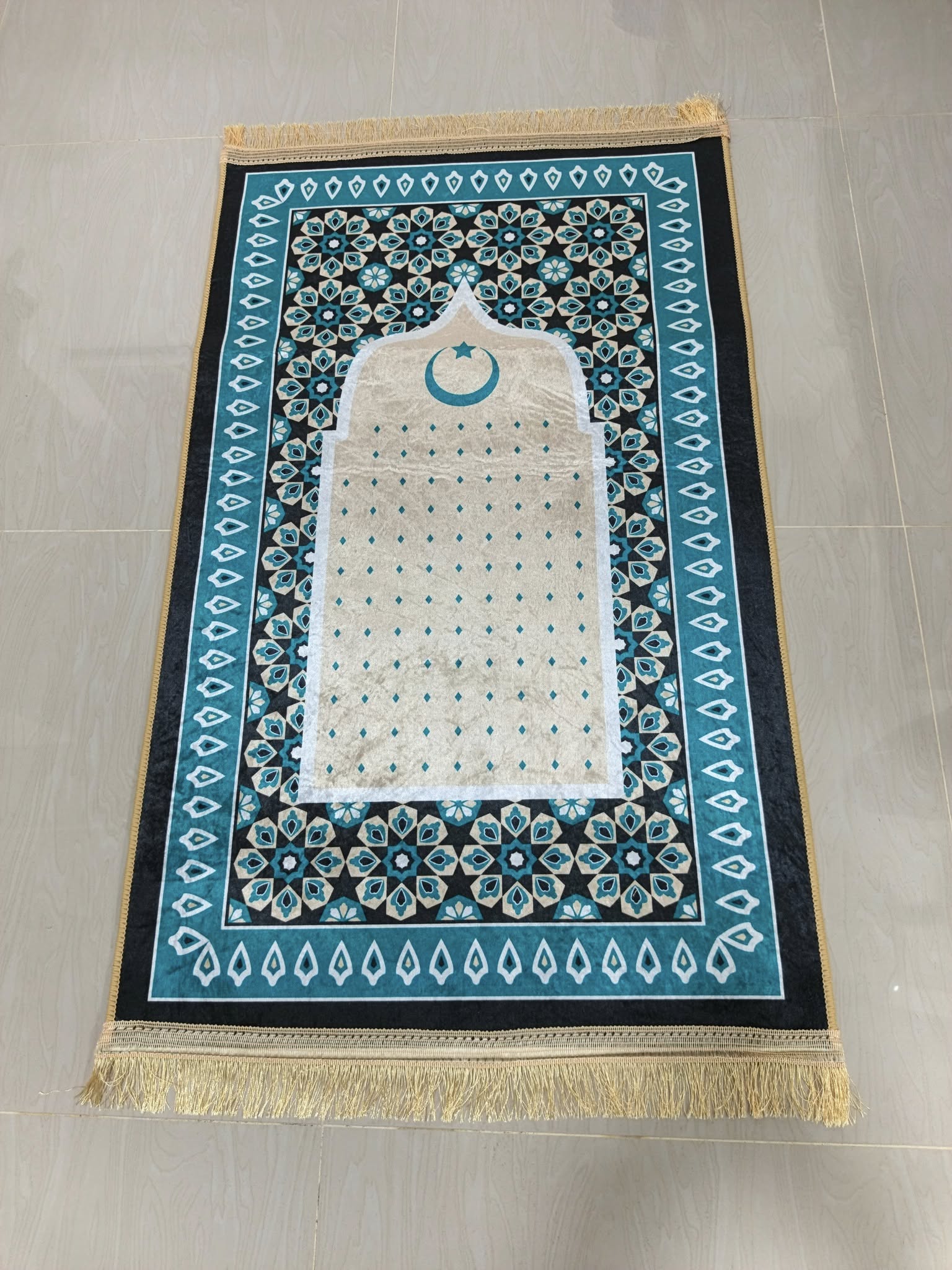 พรมปูละหมาด พรมละหมาด (ซาจาดะห์) พรมละหมาดดูไบ ขนาด70x110cm พร้อมส่ง