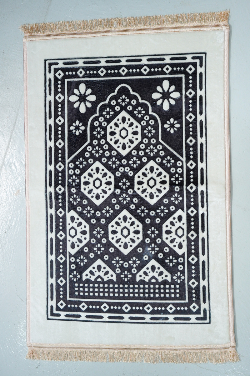 ผ้าปูละหมาดนำเข้าพรีเมี่ยม พรมละหมาดสำหรับมุสลิม ขนาด81x120cm
