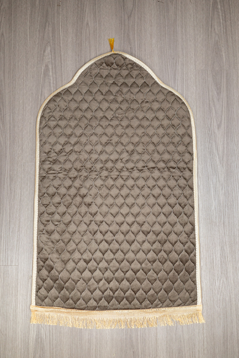 ผ้าปูละหมาด พรมละหมาดสำหรับอิสลาม เสื่อลองละหมาด งานนำเข้าเนื้อผ้านิ่ม ขนาด68x107cm พร้อมส่ง