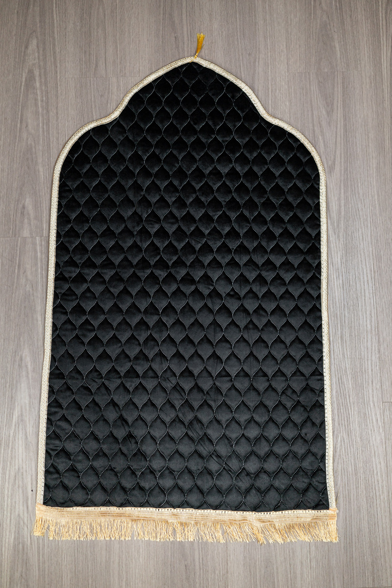 ผ้าปูละหมาด พรมละหมาดสำหรับอิสลาม เสื่อลองละหมาด งานนำเข้าเนื้อผ้านิ่ม ขนาด68x107cm พร้อมส่ง