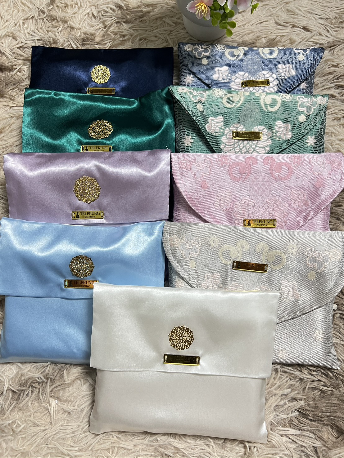 ซื้อ1 ได้ 3 พรมปูละหมาด ผ้าละหมาดพกพา ขนาด70x110cmพร้อมส่ง  มีกระเป๋าสำหรับพกพาและตัสเปี๊ยะ