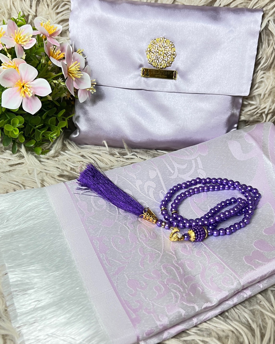 ผ้าปูละหมาดพกพาพร้อมส่ง sajadahtravel ซื้อ1 ได้ 3 พรมปูละหมาด ผ้าละหมาดพกพา ขนาด70x110cmพร้อมส่ง  มีกระเป๋าสำหรับพกพาและตัสเปี๊ยะ